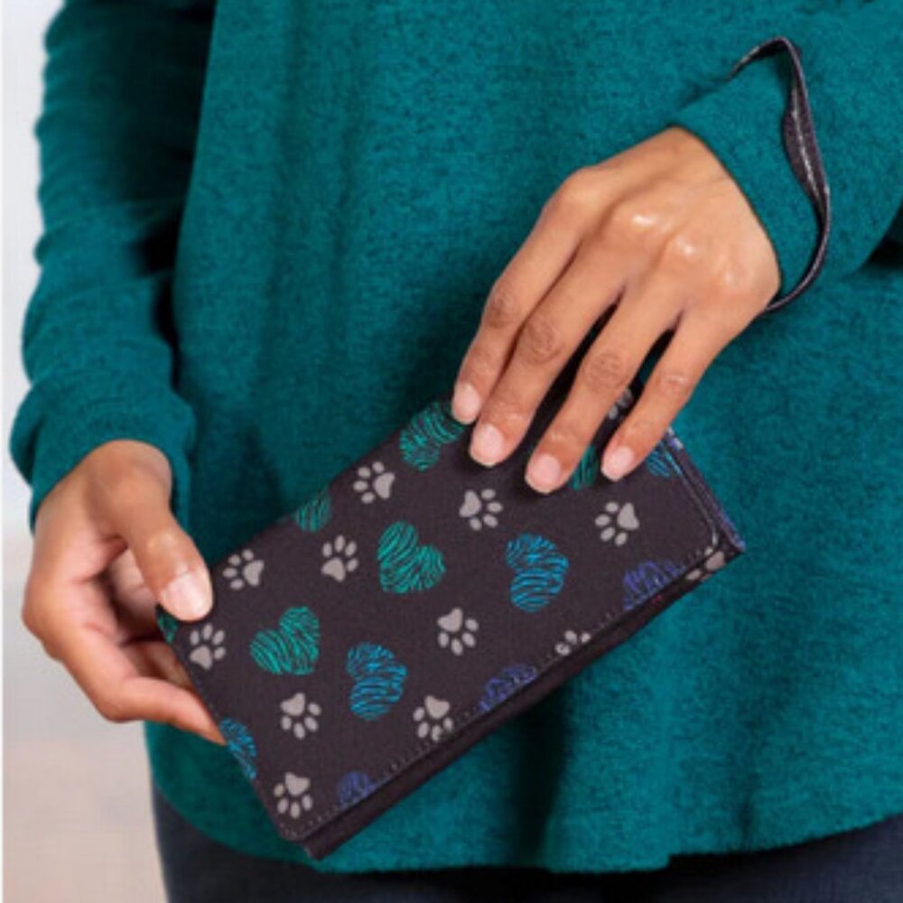 NWT ~ Canvas Paws Wristlet Wallet (Paws & Zebra Heart Design)